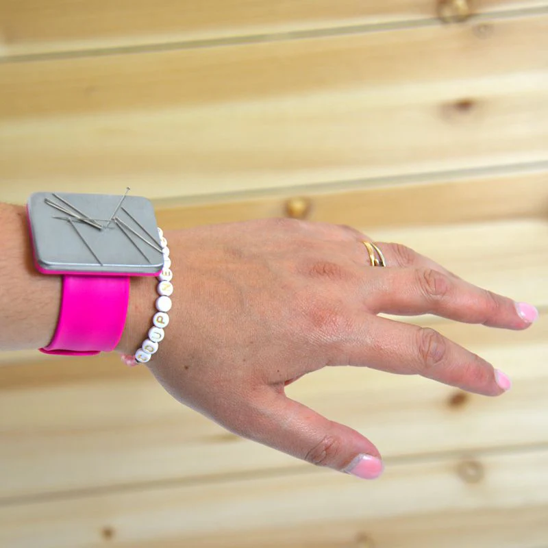 Bracelet magnétique pour épingles rose - Image 4