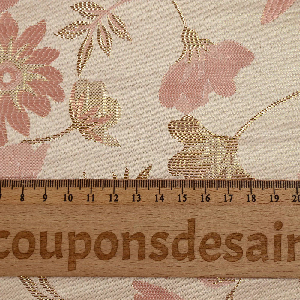 Brocart lamé éclat de fleurs doré et rose dragée - Image 3