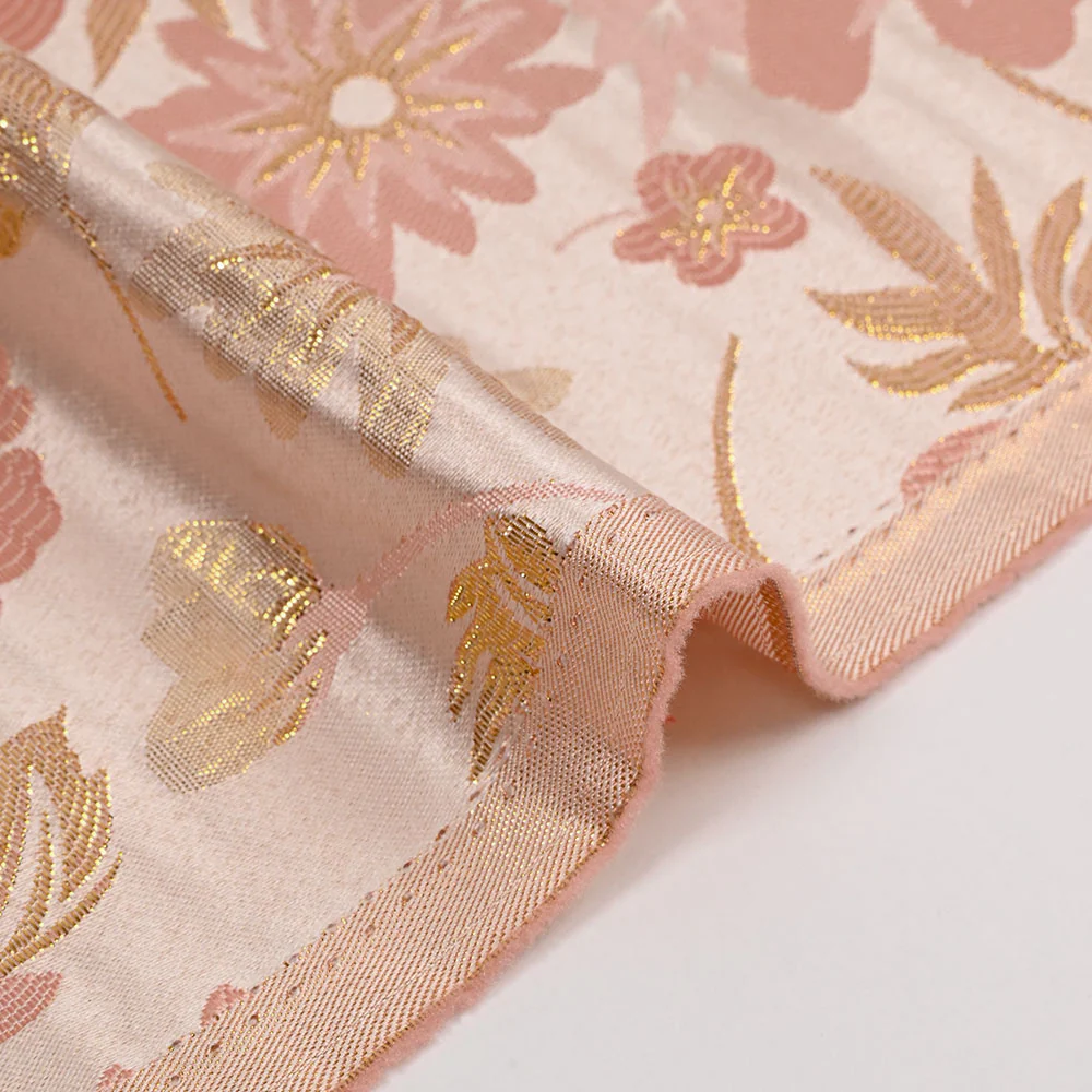 Brocart lamé éclat de fleurs doré et rose dragée - Image 6