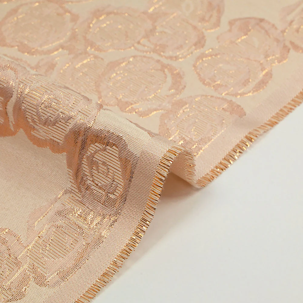 Brocart lamé rose vive les roses fond blush - Image 6