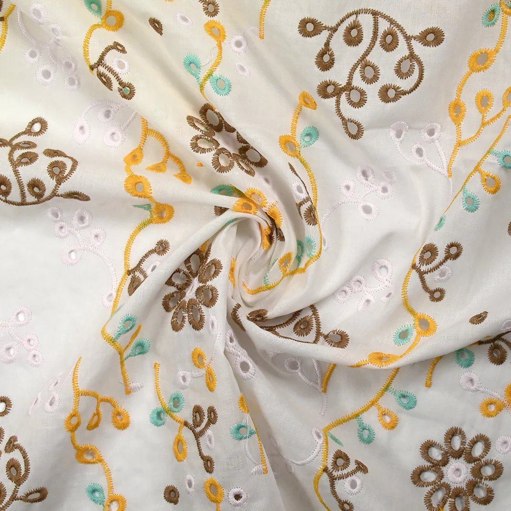 Broderie anglaise colorée marron et rose pâle fond blanc - Image 2