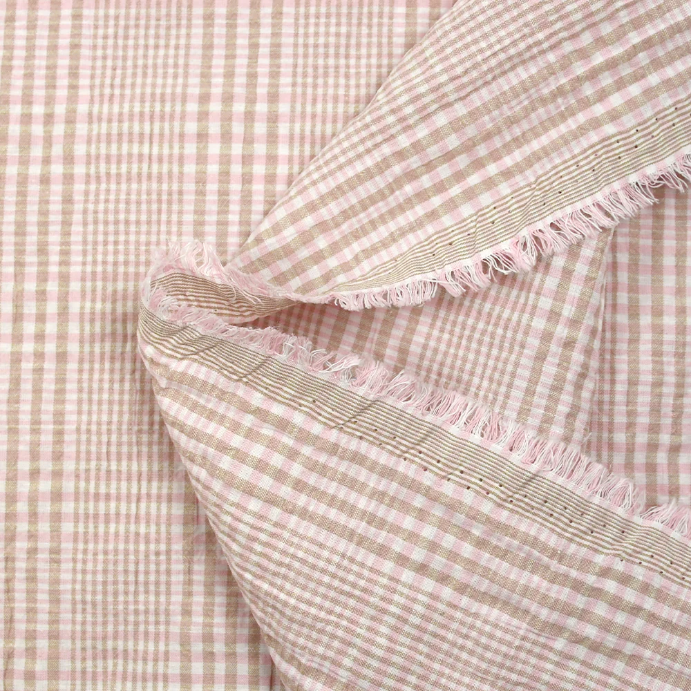 Coton à carreaux froissé rose et taupe fond blanc - Image 6