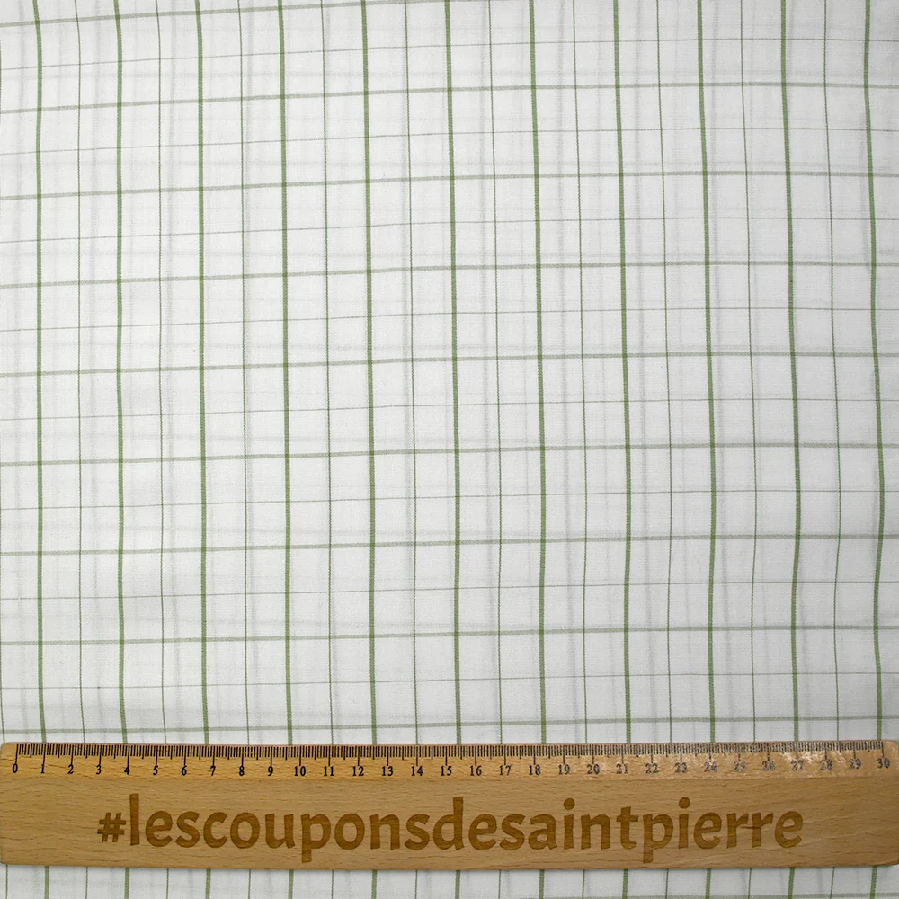 Coton à carreaux vert sauge fond blanc - Image 3