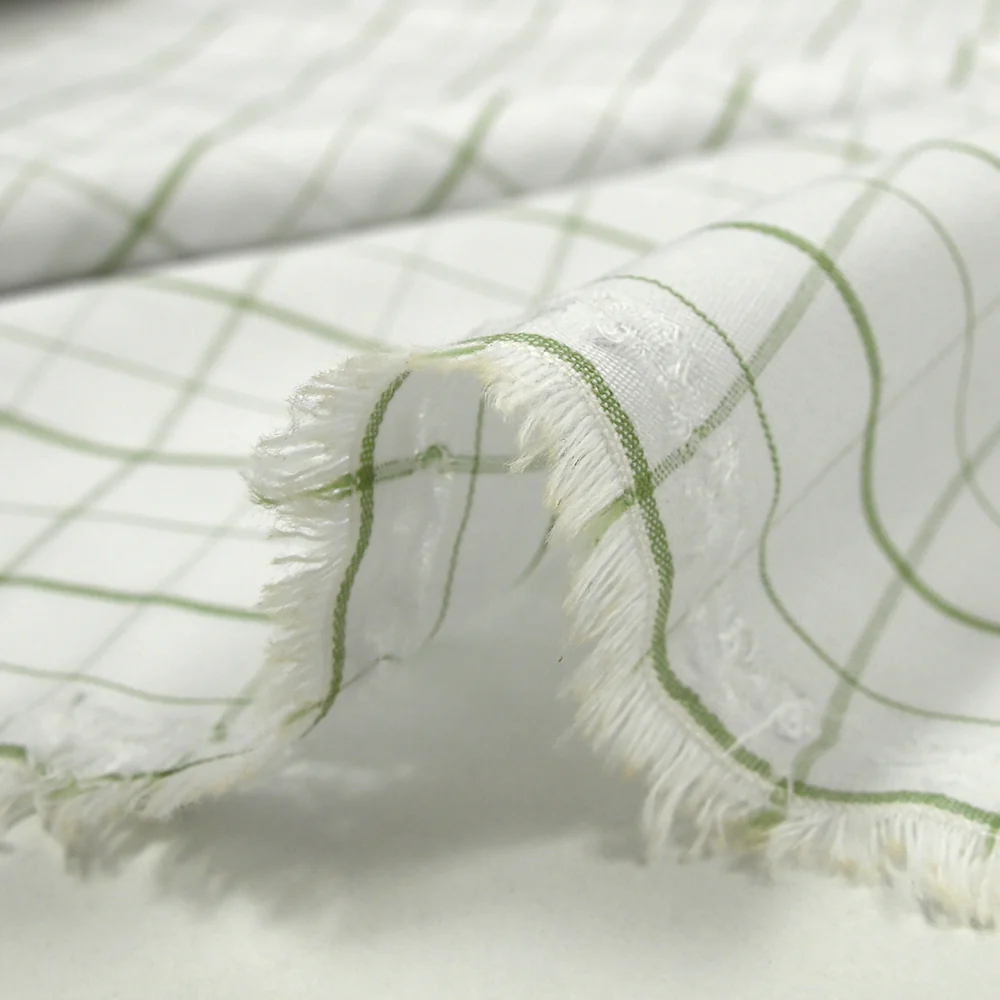 Coton à carreaux vert sauge fond blanc - Image 6