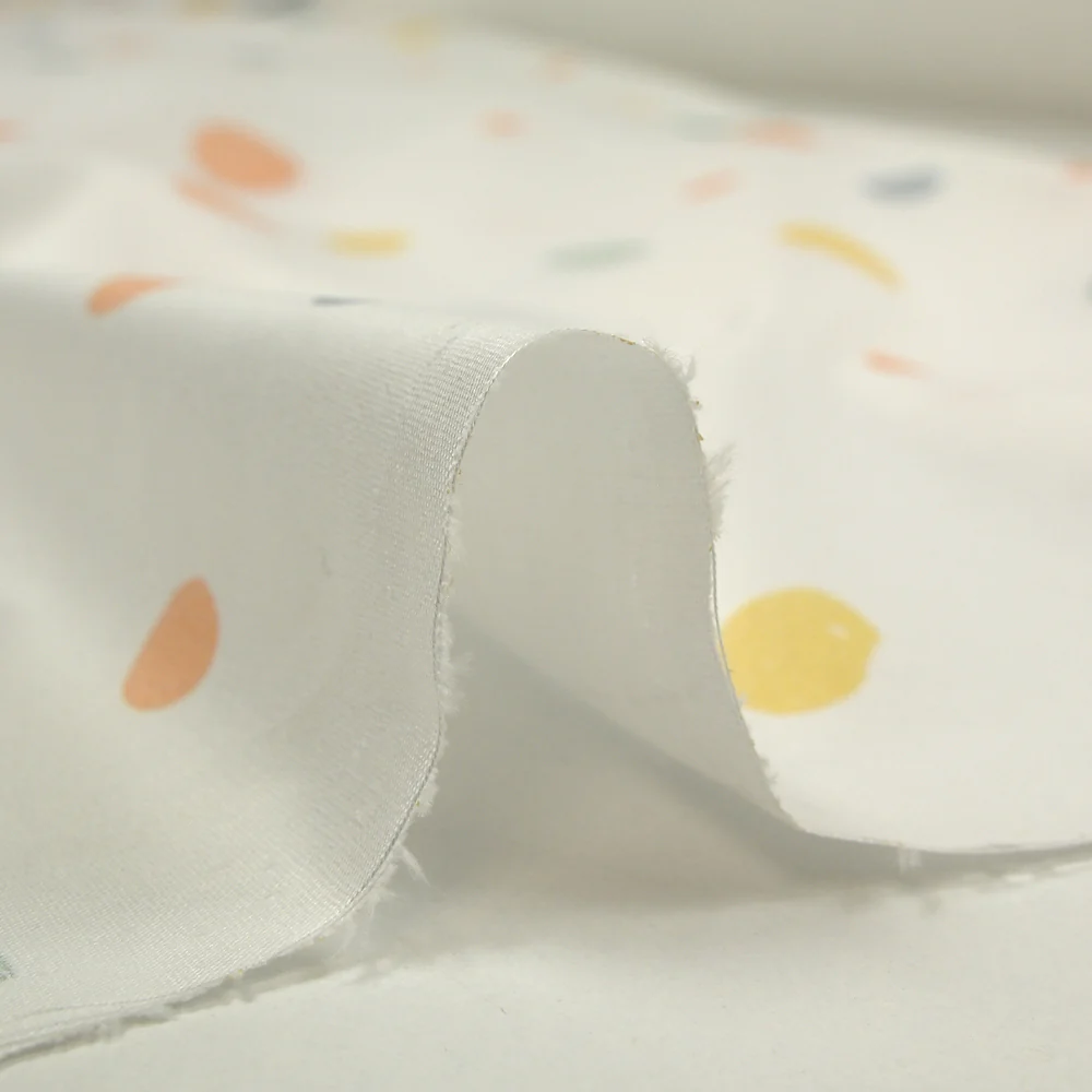 Coton imprimé à pois dessinés pastel fond blanc - Image 6