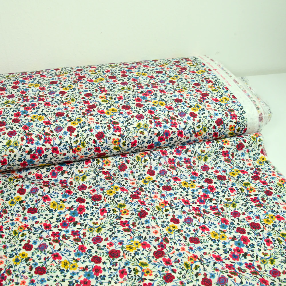 Coton imprimé Aurora fleurs rouge et jaune fond blanc au mètre - Image 2