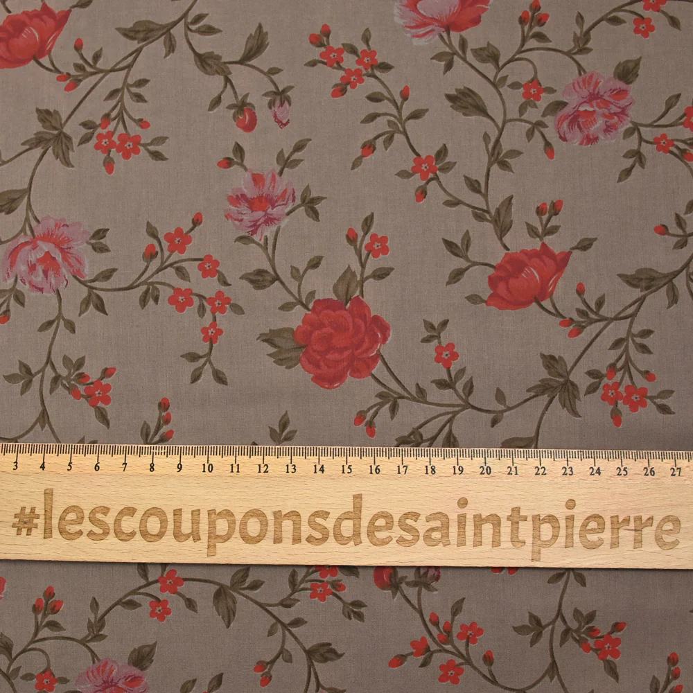 Coton imprimé fleur rouge fond taupe - Image 3