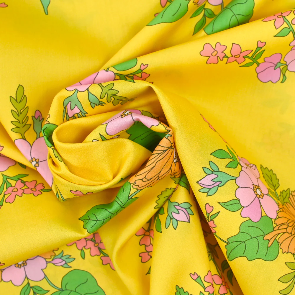 Coton liberty ® Tropical Sprig fond jaune au mètre - Image 3