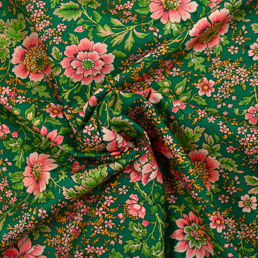 Coton liberty ® Vine Garden rose fond vert au mètre - Image 3