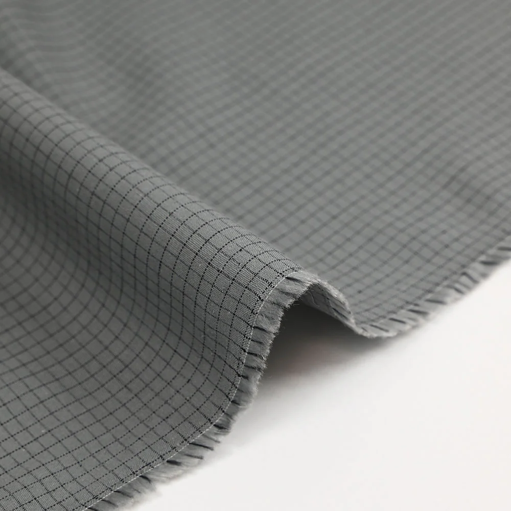 Coton tissé teint carreaux noirs fond gris anthracite - Image 4