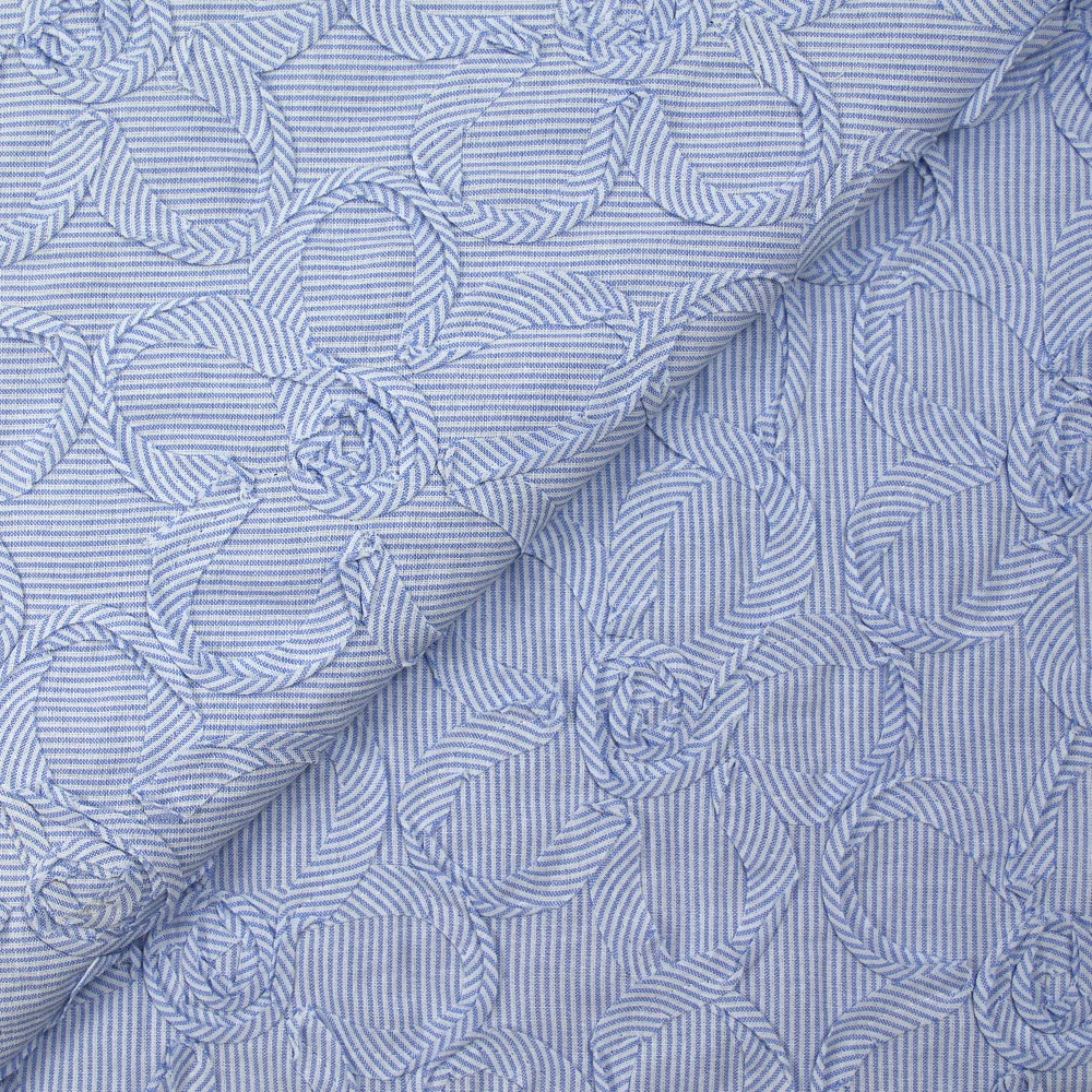 Coton tissé-teint rayé fleurs brodées en relief bleu et blanc - Image 5