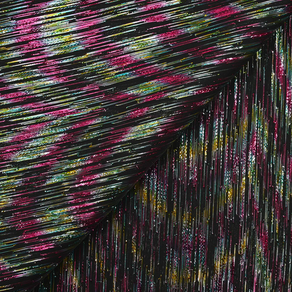 Crêpe irisé arc-en-ciel fond noir