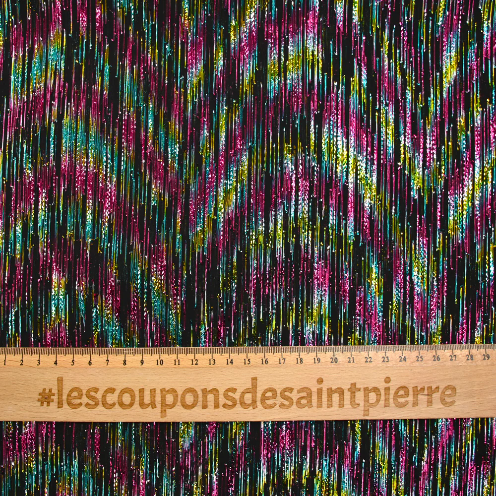 Crêpe irisé arc-en-ciel fond noir - Image 3