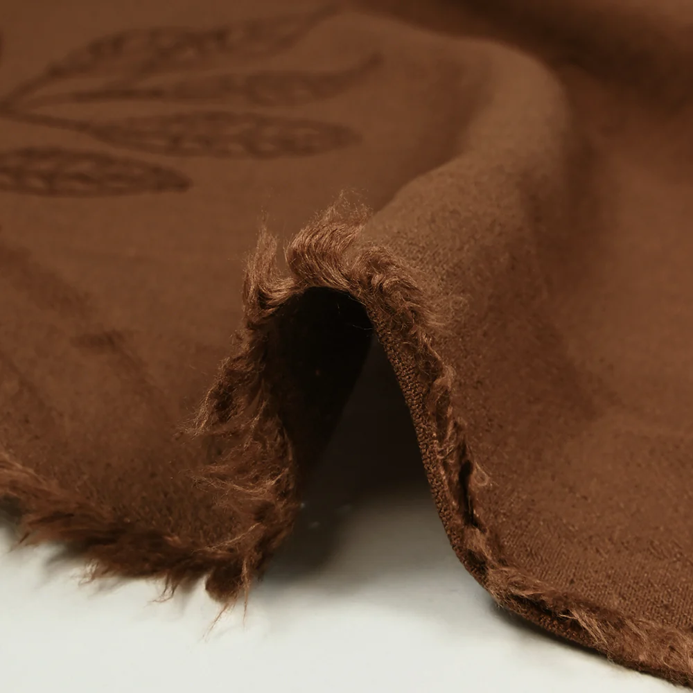 Crêpe viscose Lily brodé feuillage marron noisette - Image 7