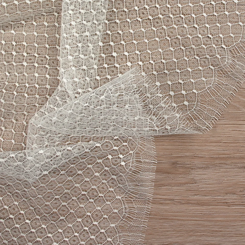 Dentelle de Calais® Eliora blanc cassé au mètre - Image 7