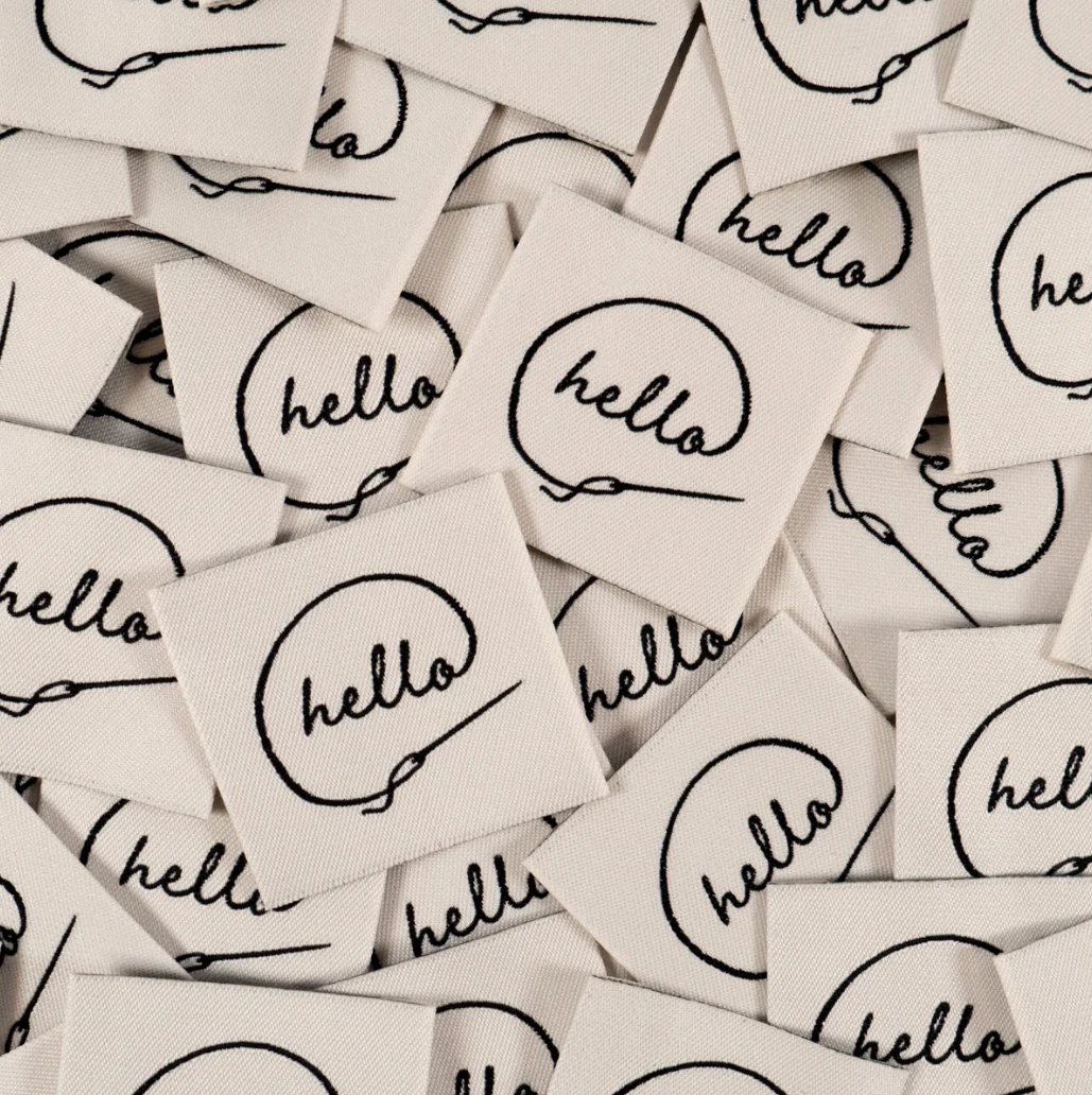 Étiquettes tissées  "Hello" x 5