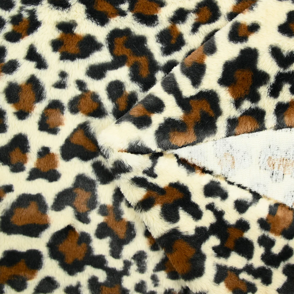Fausse fourrure léopard fond beige - Image 4