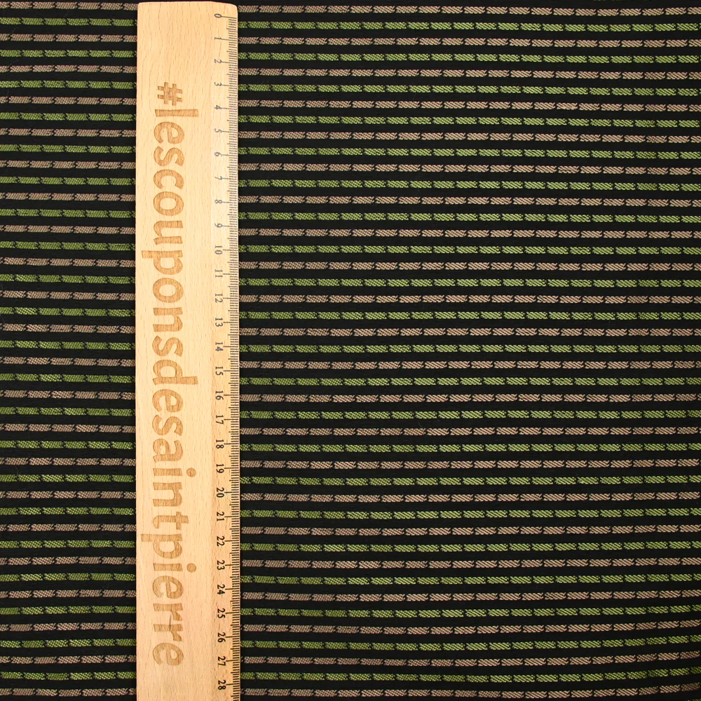 Jacquard polyviscose rayé vert et marron fond noir - Image 3