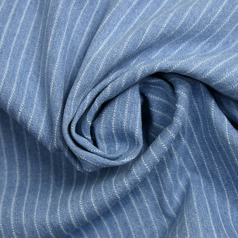 Jean’s coton extensible à rayures tissées fond bleu clair - Image 2