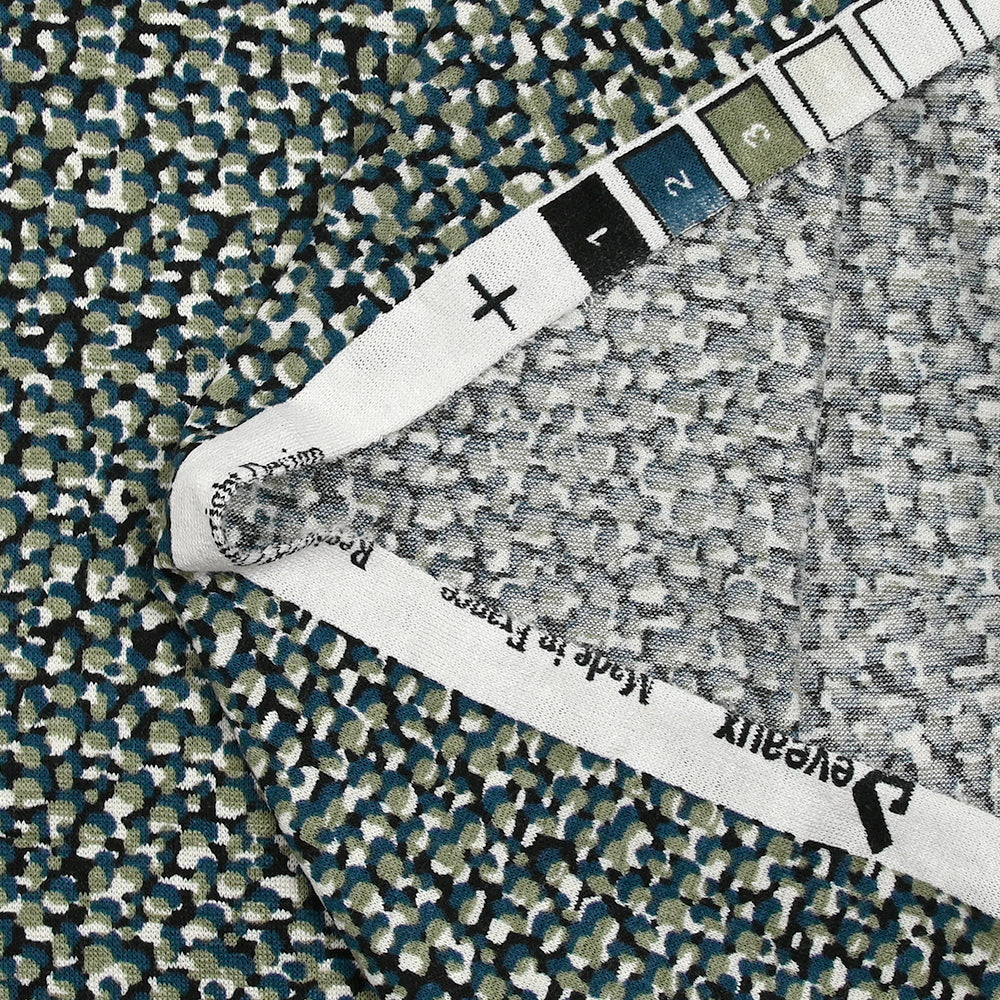 Jersey de coton fin imprimé mélange de cellules kaki fond bleu canard - Image 5