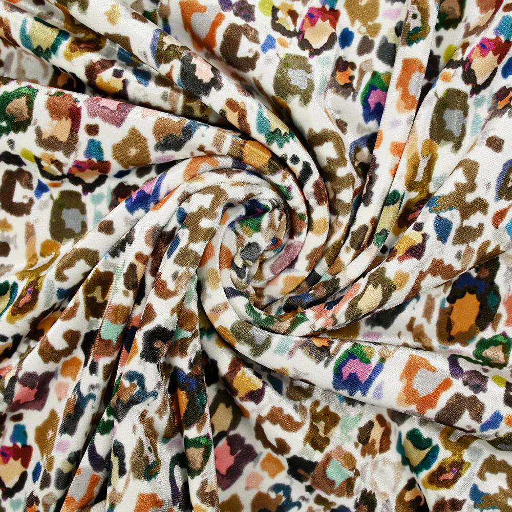 Jersey de velours ras imprimé léopard multicolore fond blanc - Image 2
