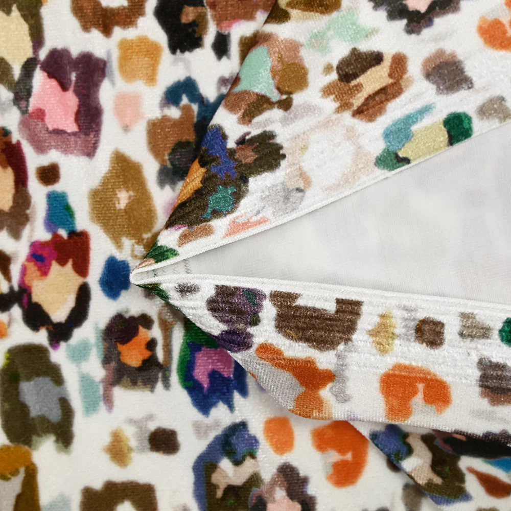 Jersey de velours ras imprimé léopard multicolore fond blanc - Image 4
