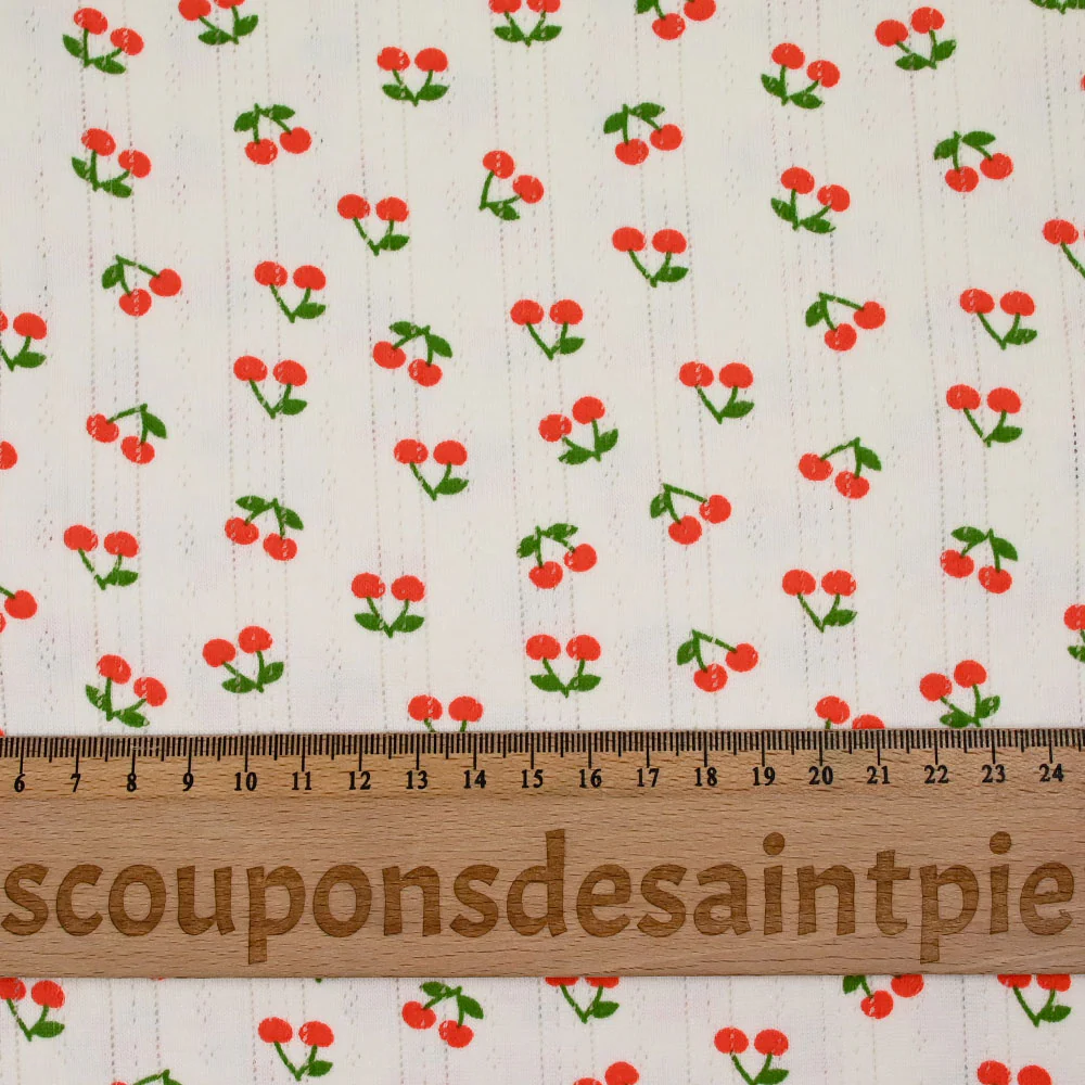Jersey pointelle coton imprimé cerise fond blanc cassé - Image 3