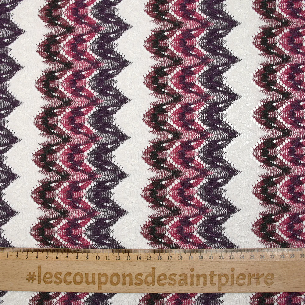 Maille crochet chevrons framboise, bordeaux violet et blanc - Image 3