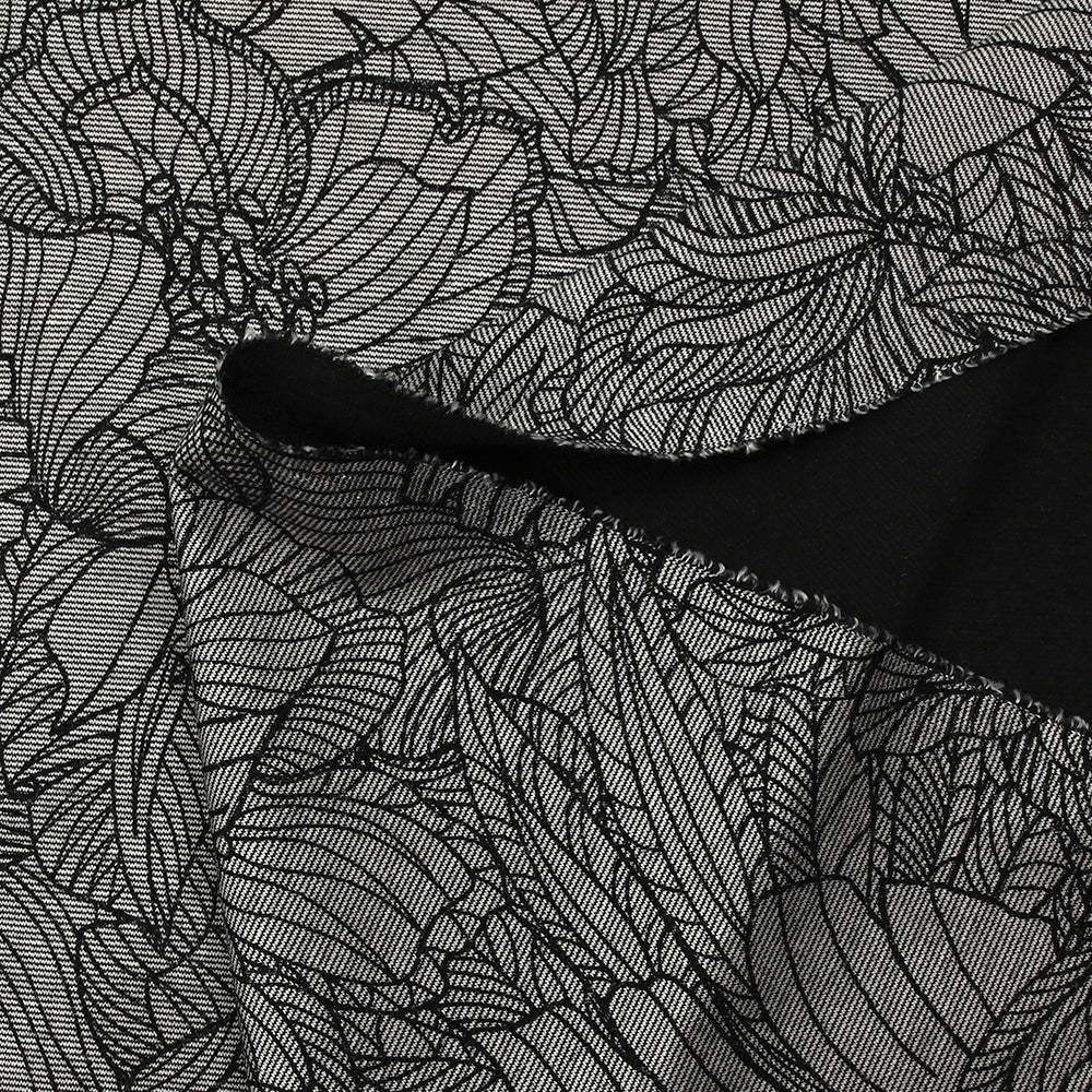 Maille Milano polyviscose floraison fond noir - Image 5