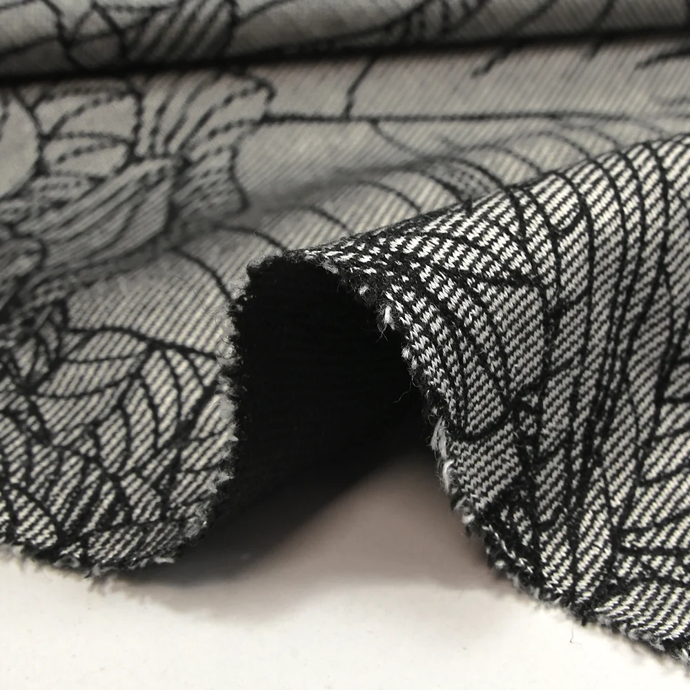 Maille Milano polyviscose floraison fond noir - Image 6