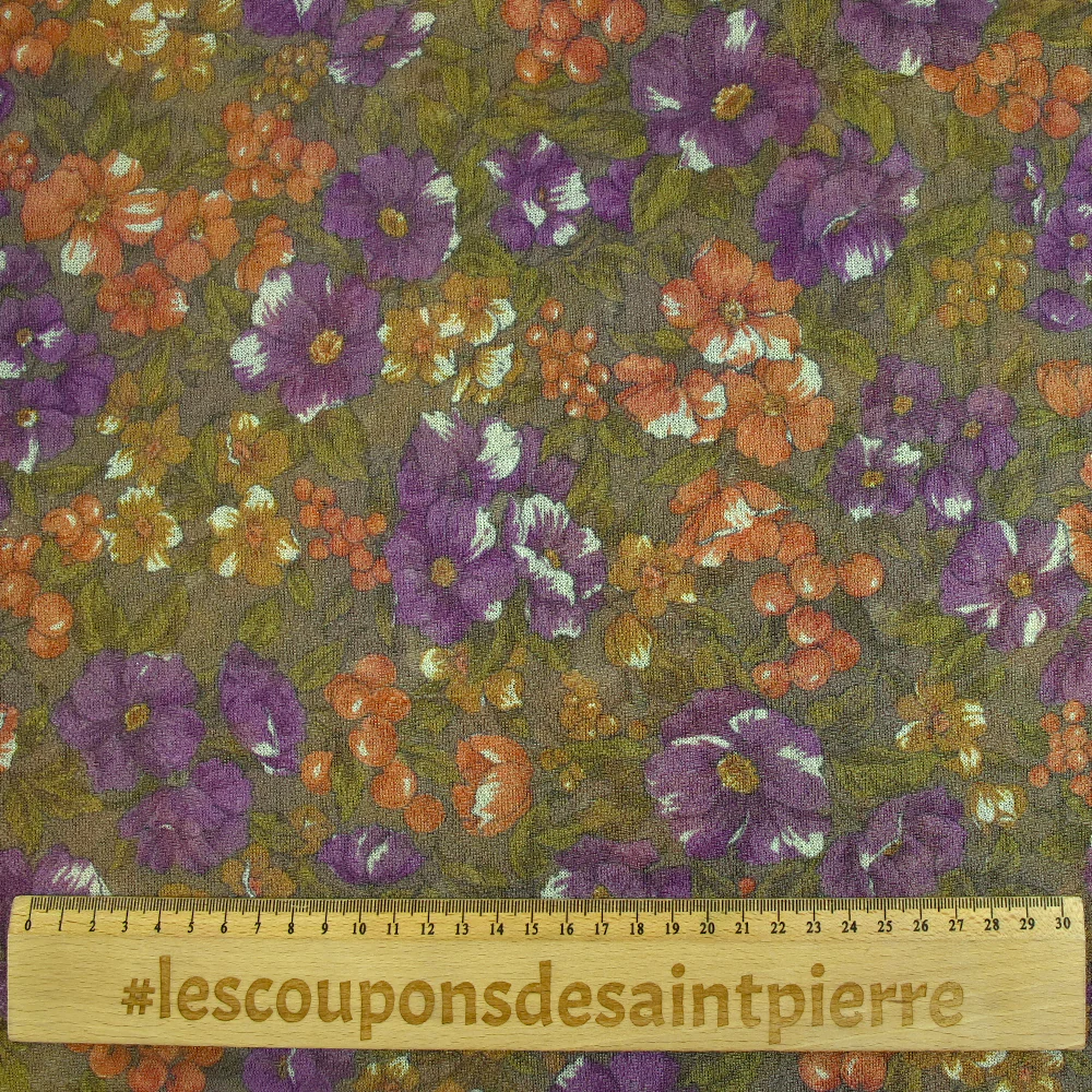 Maille polyester lamée fleurs violet et orange fond marron - Image 3