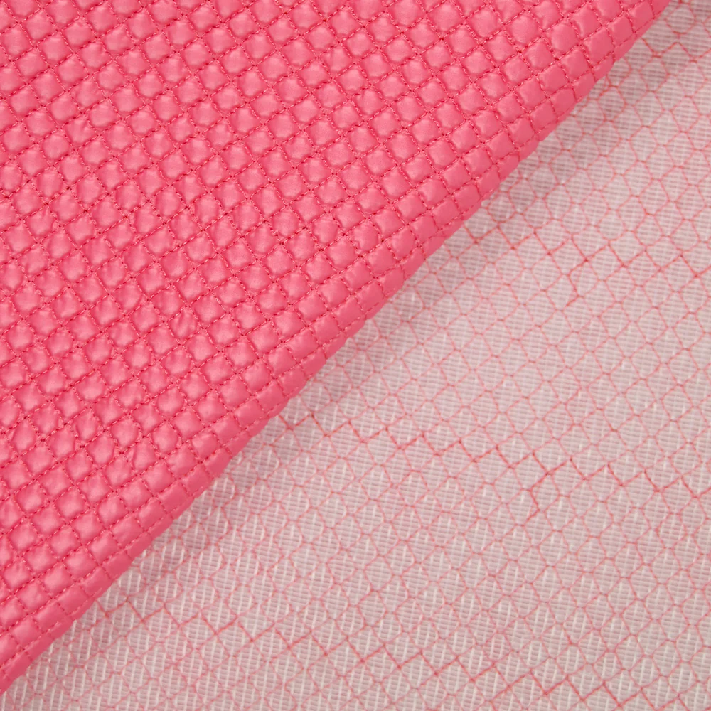 Matelassé à carreaux rose - Image 3