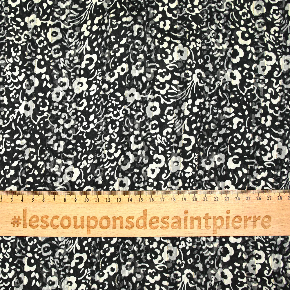 Mousseline imprimée bande satin fleurs fond noir - Image 3