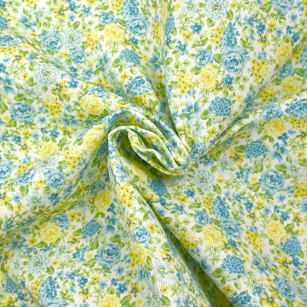 Piqué de coton imprimé les fleurs de Sarah bleu et jaune fond blanc - Image 2