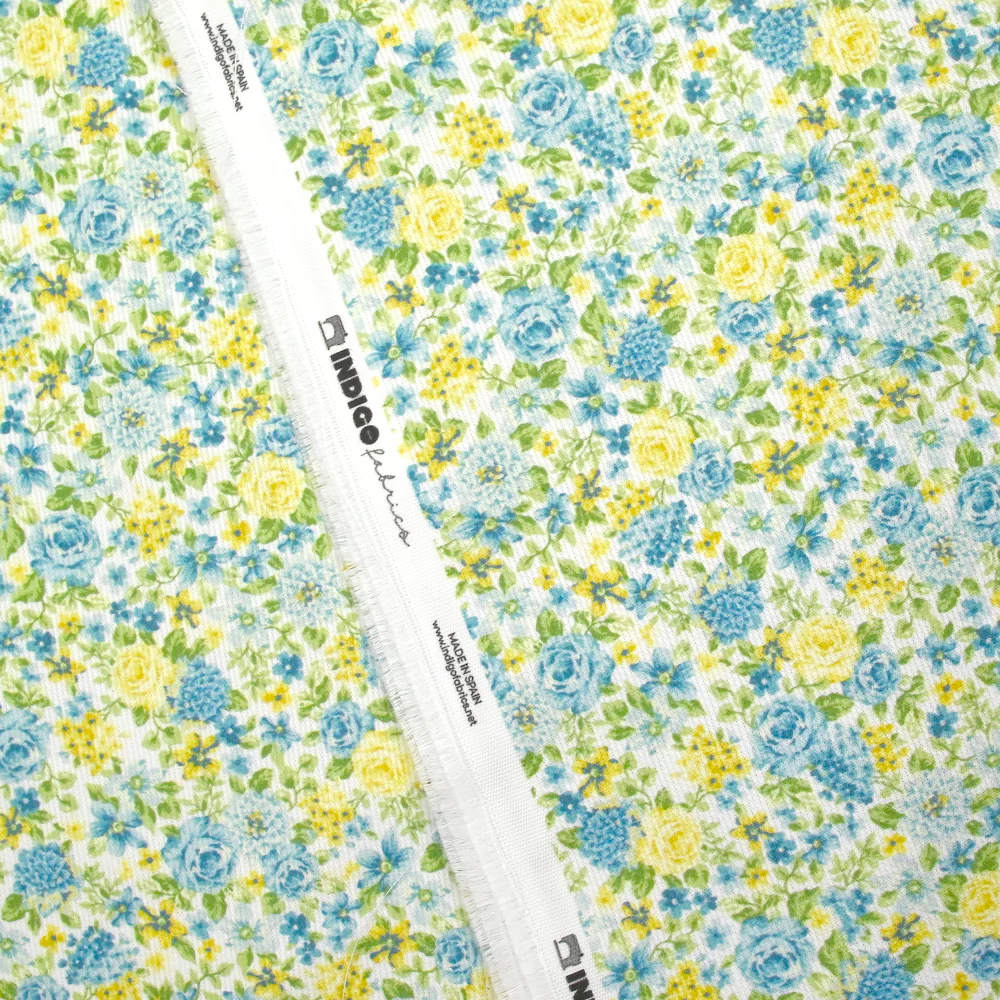 Piqué de coton imprimé les fleurs de Sarah bleu et jaune fond blanc - Image 5