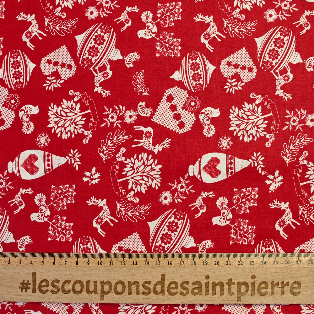 Popeline de coton imprimée pampille de Noël fond rouge - Image 3