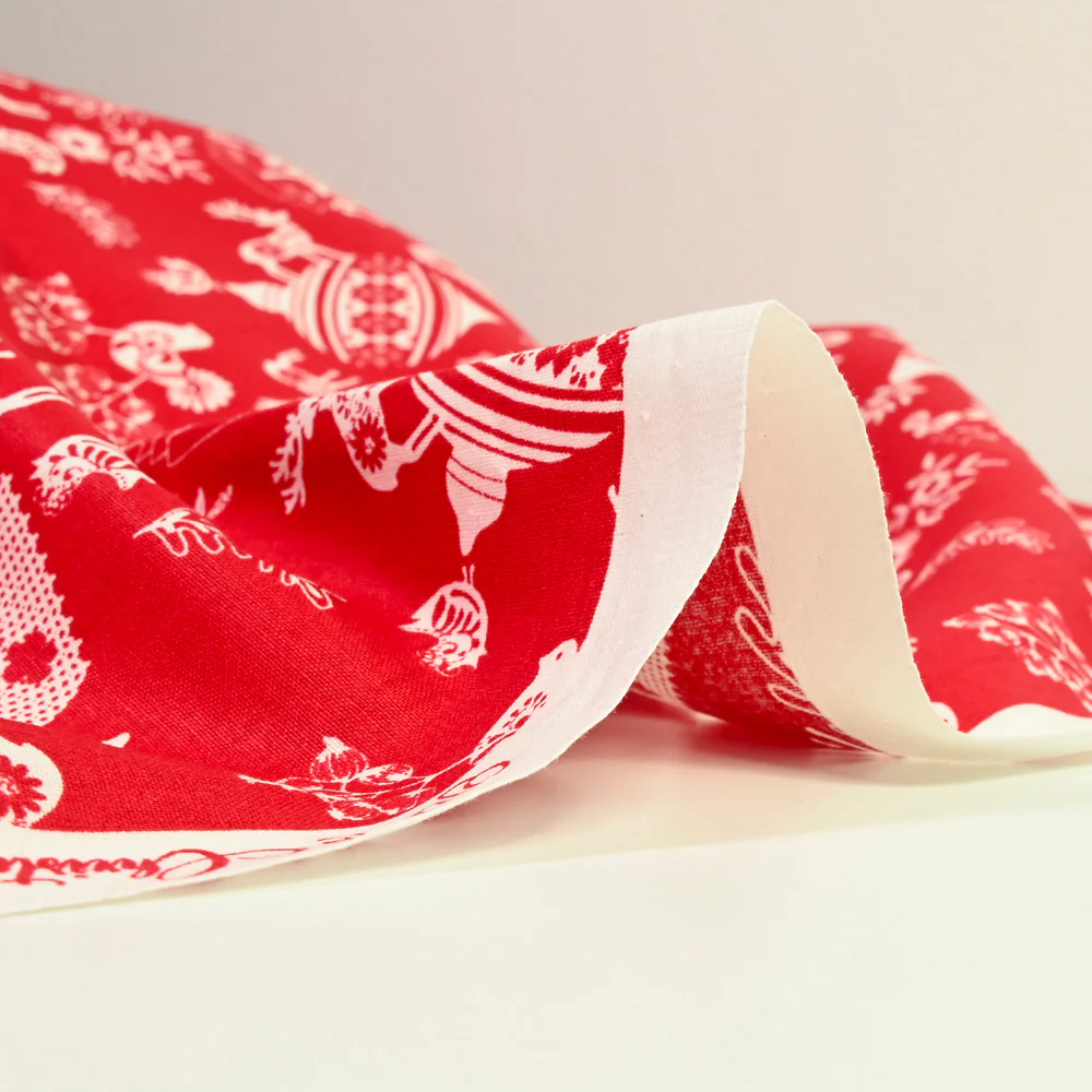 Popeline de coton imprimée pampille de Noël fond rouge - Image 5