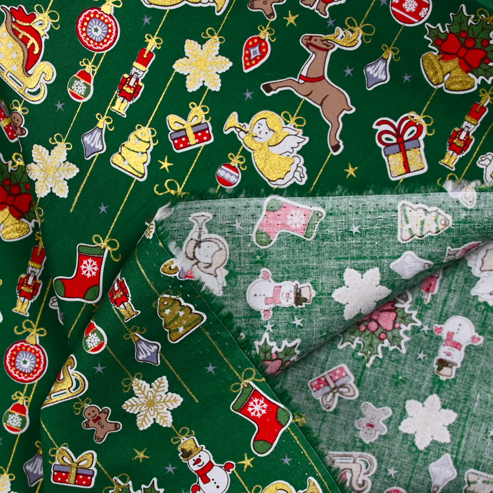 Popeline de coton imprimée esprit de Noël doré fond vert - Image 4