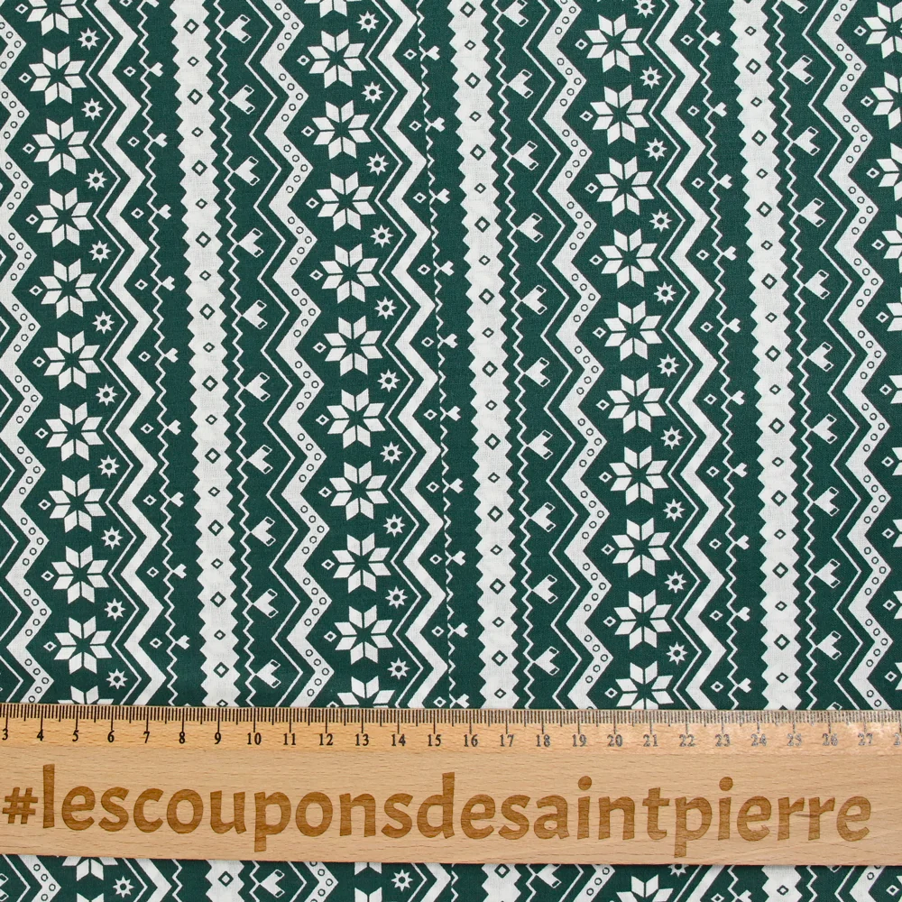 Popeline de coton imprimée fantaisie de Noël fond vert - Image 3