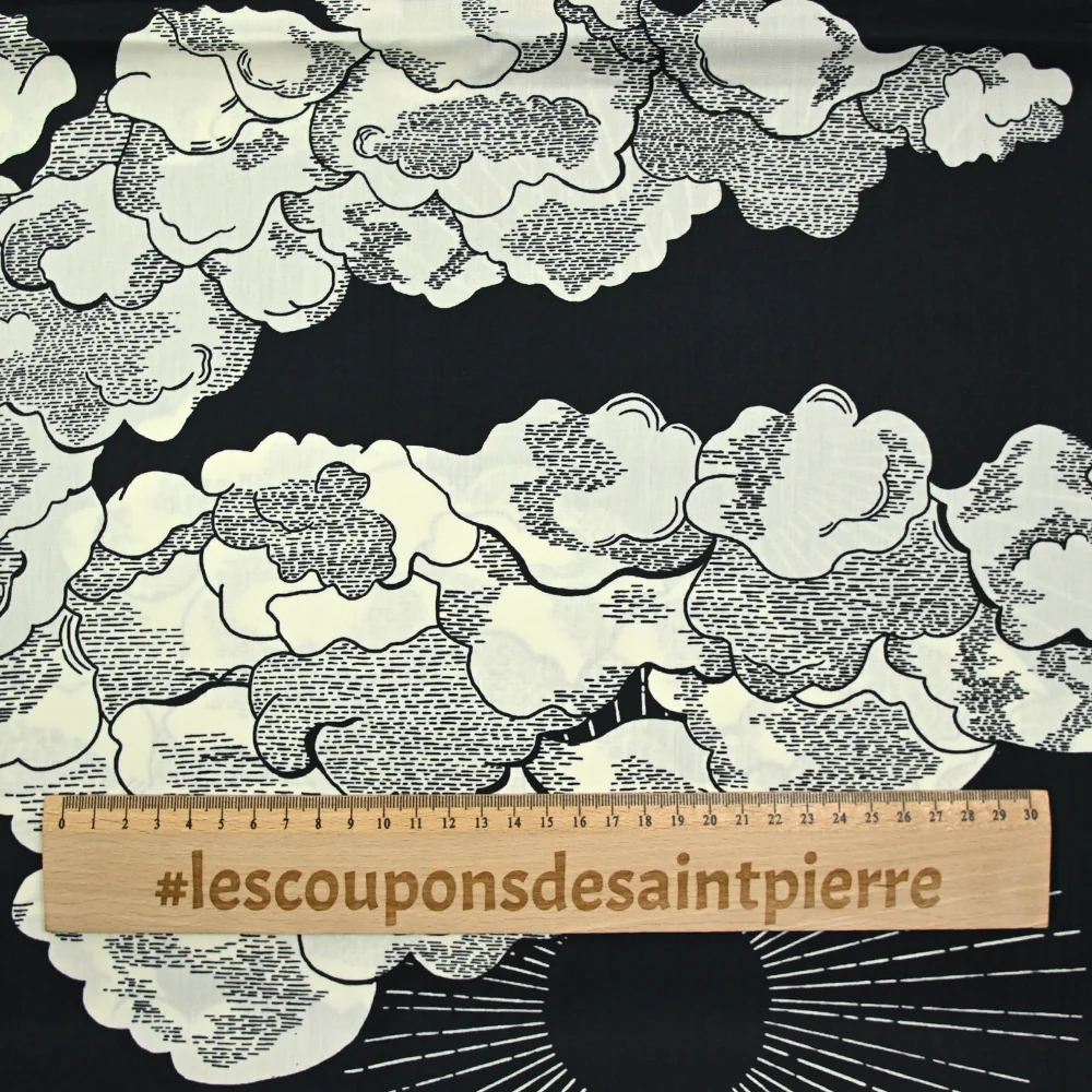 Popeline de coton imprimée nuage et soleil beige fond noir - Image 4