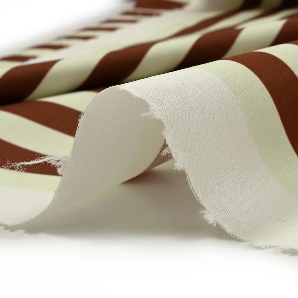 Popeline de coton imprimée rayée marron et opaline - Image 5