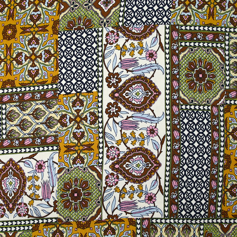 Satin de viscose imprimé patchwork ornement marron, vert pomme et ocre - Image 4