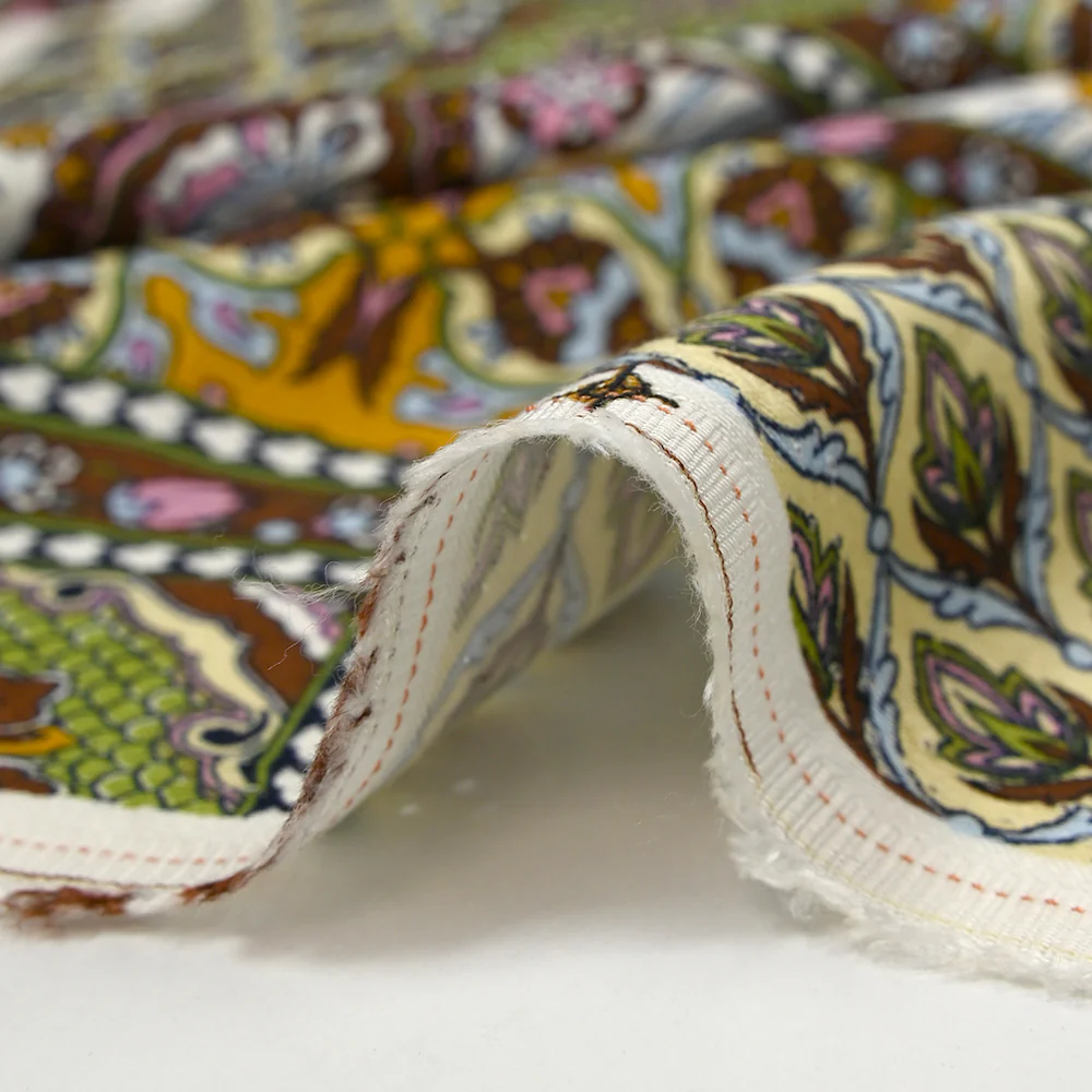 Satin de viscose imprimé patchwork ornement marron, vert pomme et ocre - Image 7