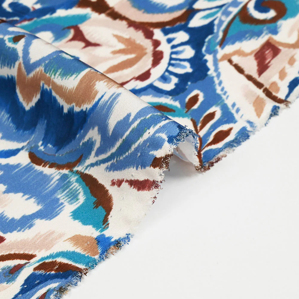Satin polyester imprimé cachemire flou bleu - Image 6
