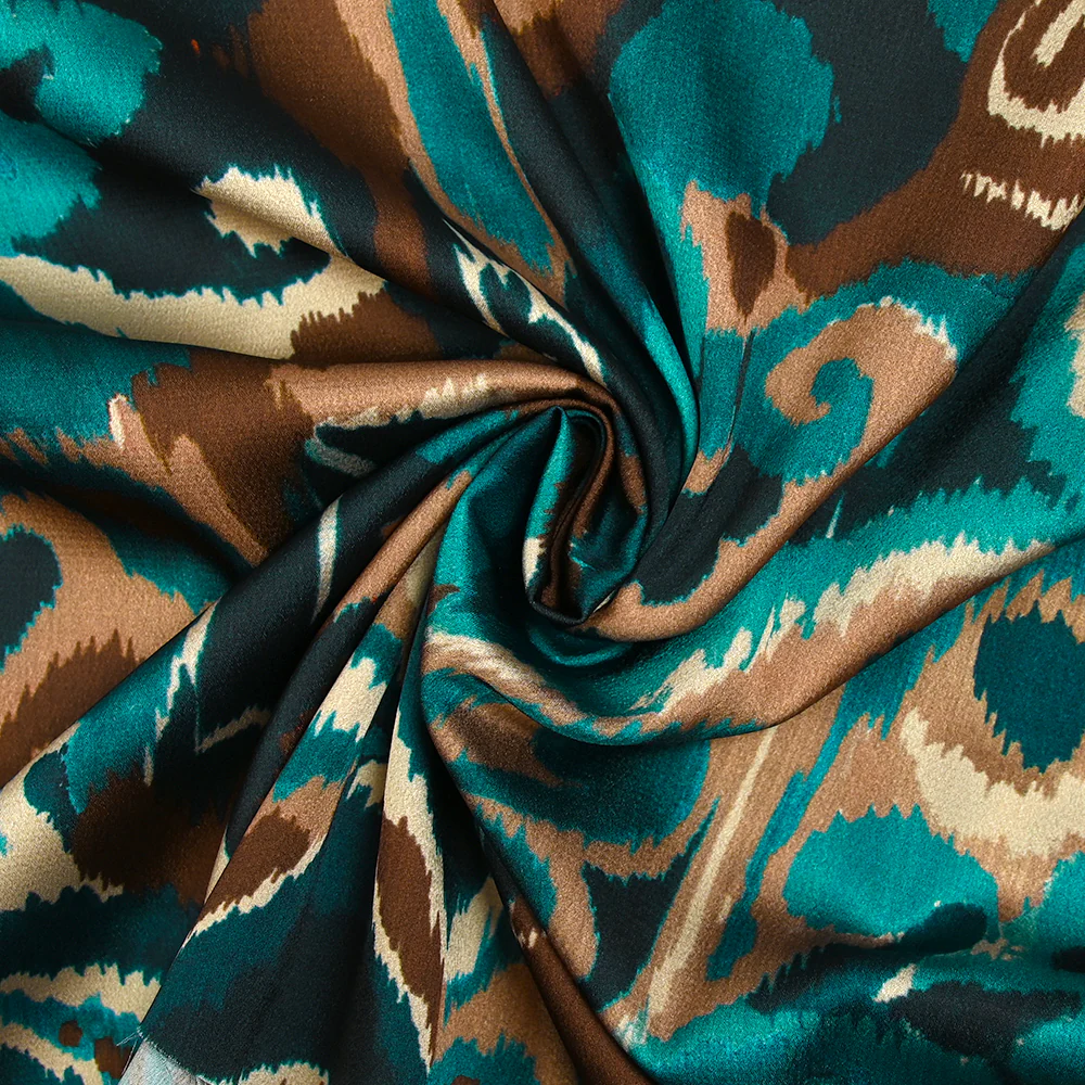 Satin polyester imprimé vibration de cachemire marron et bleu canard - Image 2