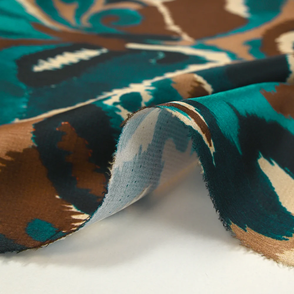 Satin polyester imprimé vibration de cachemire marron et bleu canard - Image 8