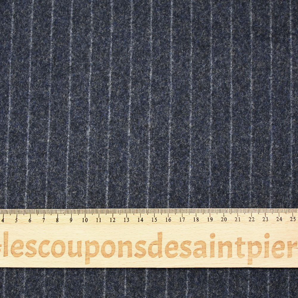 Tissu tailleur en laine mélangée rayure blanche fond gris anthracite moucheté bleu roi - Image 3