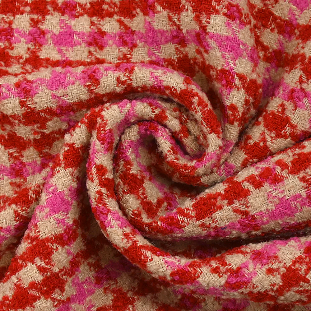 Tweed de laine mélangée carreaux bouclé rouge et rose fond beige - Image 2
