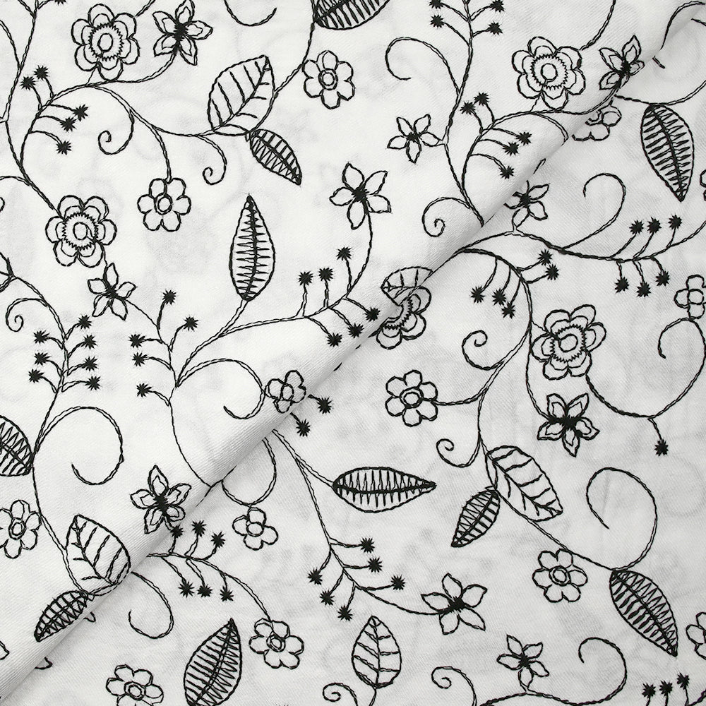 Twill de polyester brodé Solène fond blanc