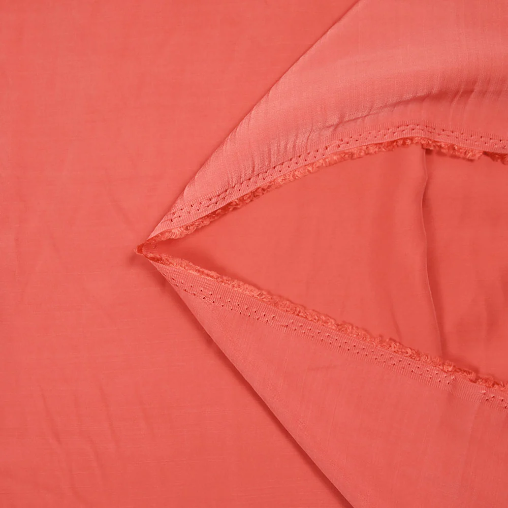 Twill polyviscose doupionné satiné Rosa corail - Image 3
